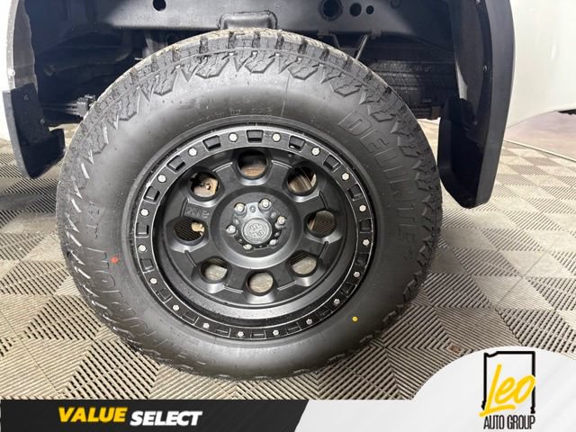 Used 2016 Nissan Frontier SV w/ SV Value Truck Package AWD/4WD image 23