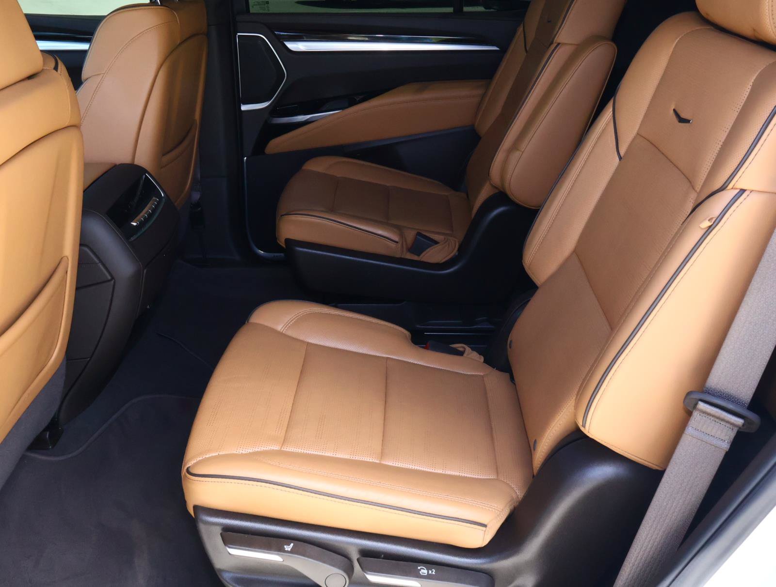 Certified 2025 Cadillac Escalade Premium Luxury RWD image 27