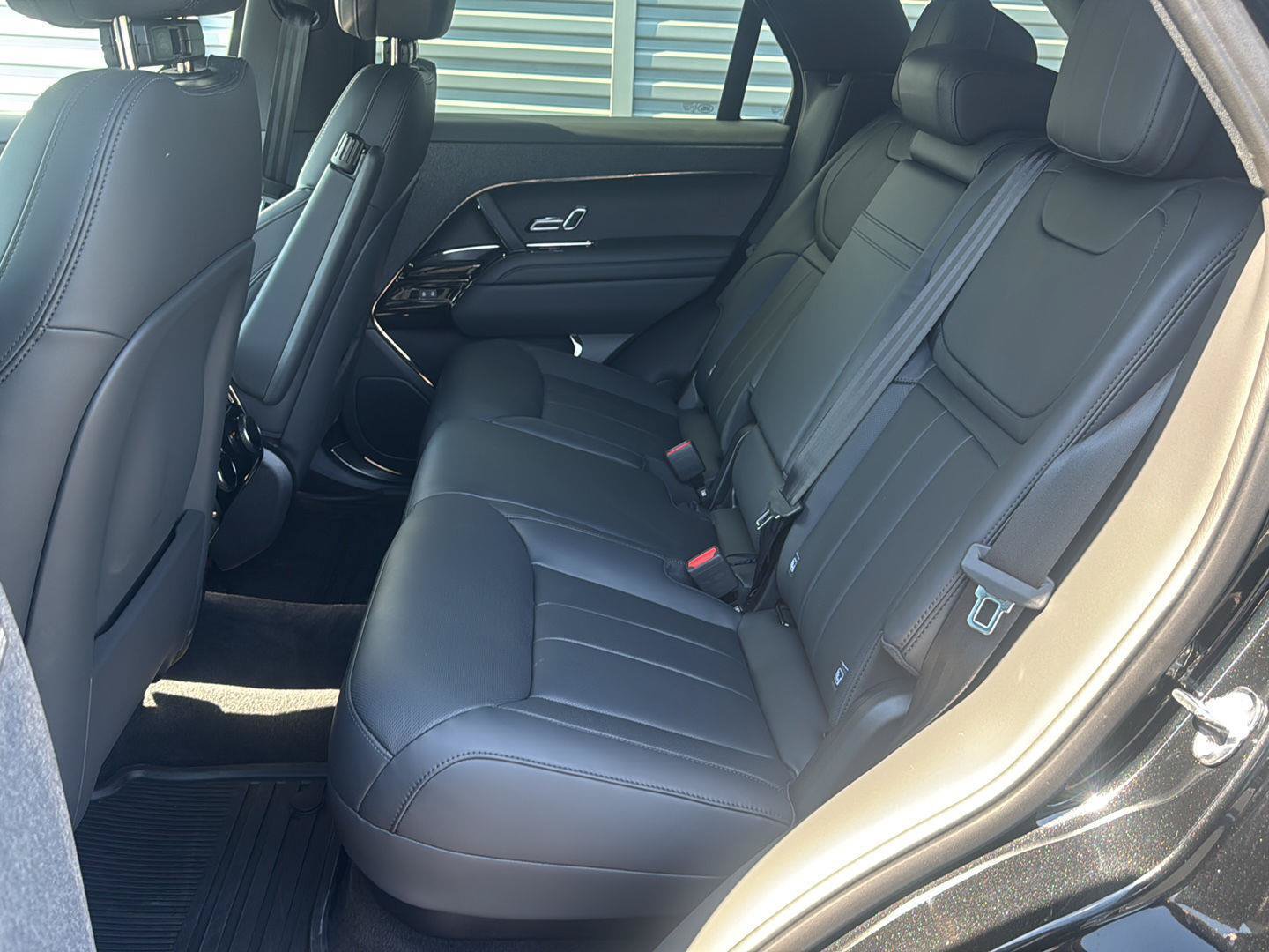 Used 2025 Land Rover Range Rover Sport Dynamic SE AWD/4WD image 19