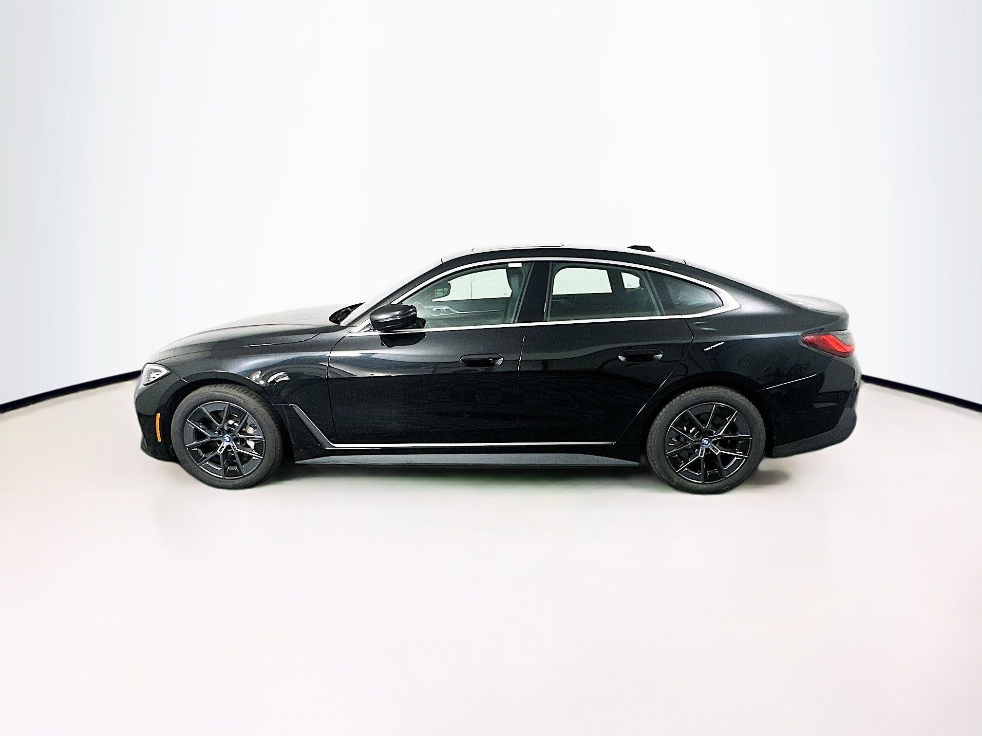 Used 2024 BMW i4 eDrive35 w/ Convenience Package image 4