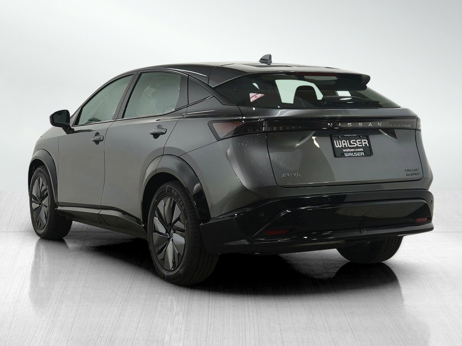 Used 2024 Nissan Ariya AWD image 3