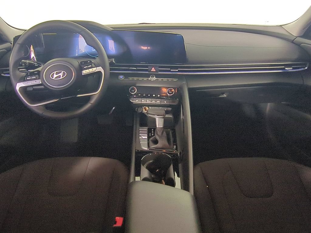 Used 2024 Hyundai Elantra SEL w/ Convenience Package FWD image 16