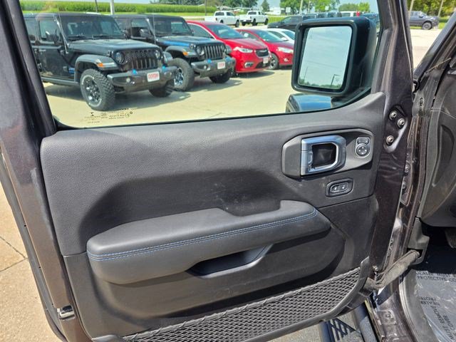 Used 2022 Jeep Wrangler Unlimited Rubicon 4xe w/ Cold Weather Group AWD/4WD image 29