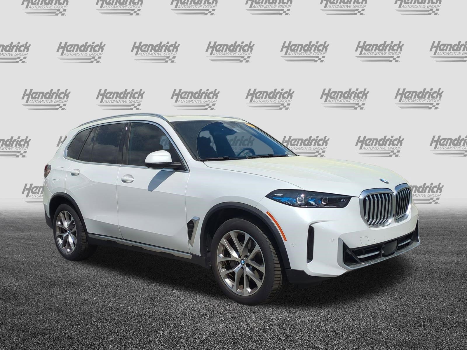 Certified 2025 BMW X5 xDrive40i w/ Executive Package image 2