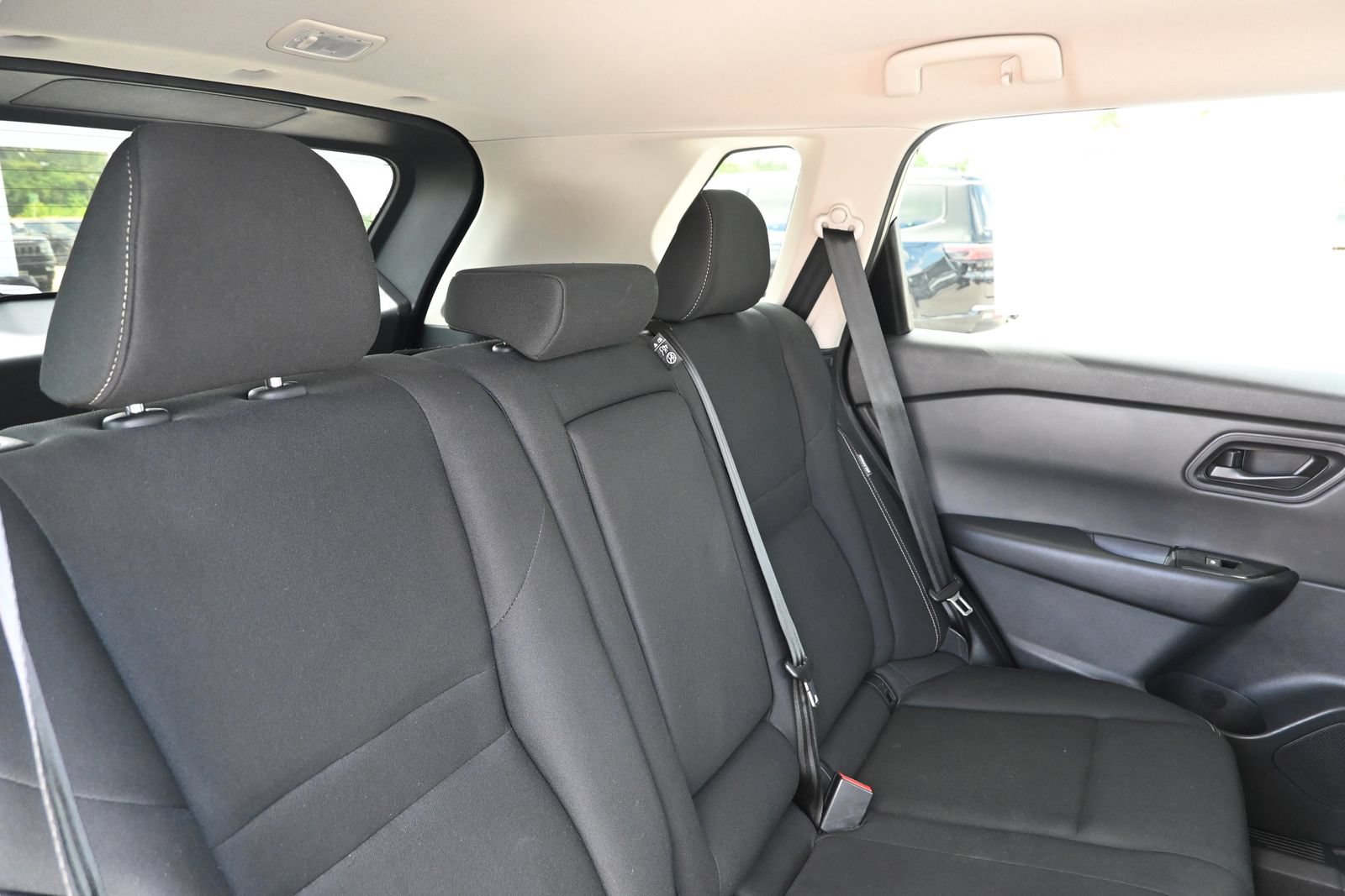 Used 2024 Nissan Rogue S AWD/4WD image 32