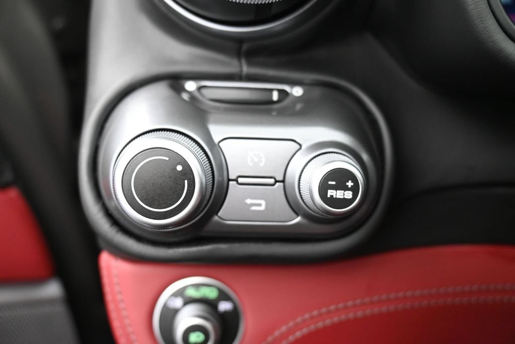 Used 2020 Ferrari Portofino RWD image 26