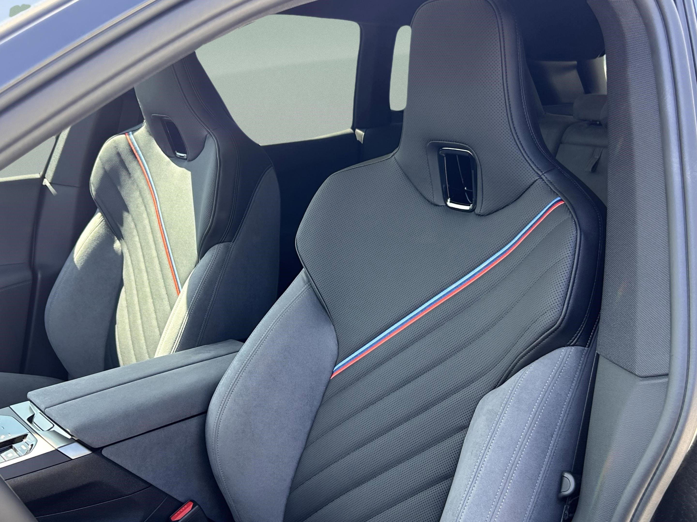 Used 2026 BMW iX xDrive60 w/ M Sport Package image 27