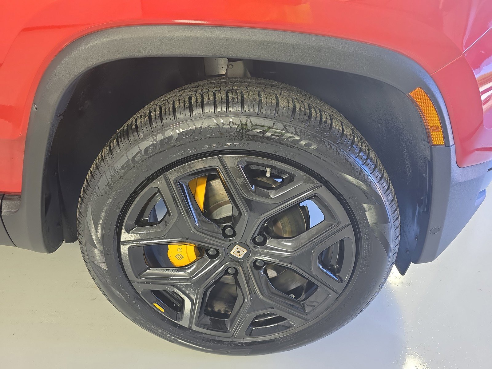 Used 2023 Rivian R1T Adventure image 11