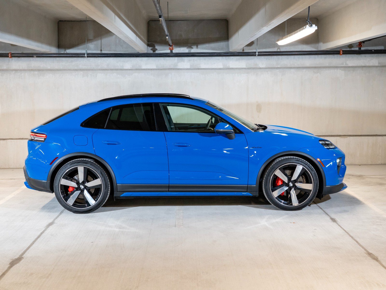 New 2026 Porsche Macan 4S Electric AWD/4WD image 8