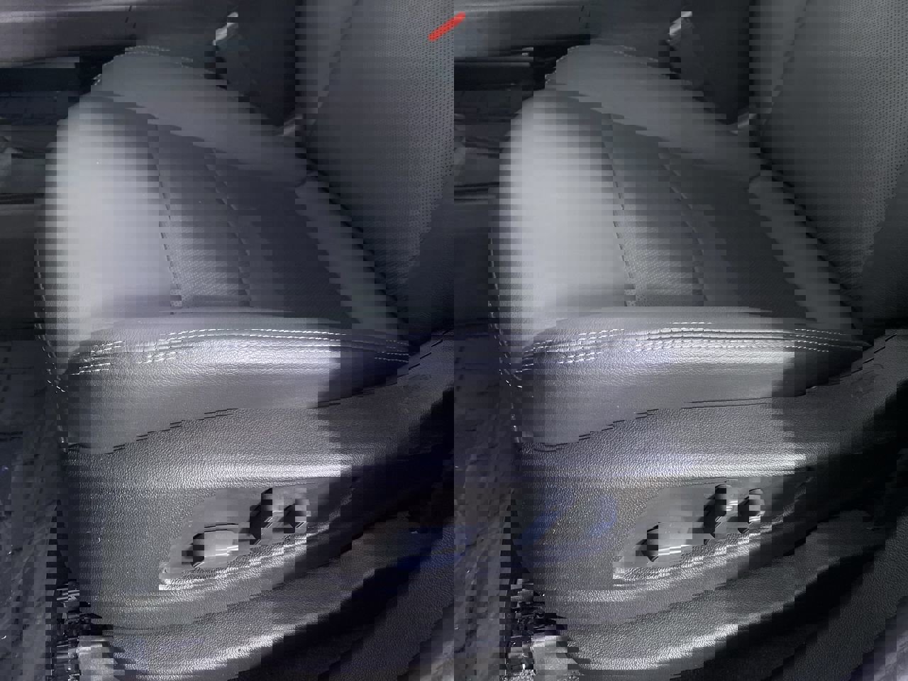 Certified 2022 Cadillac XT5 Premium Luxury image 9