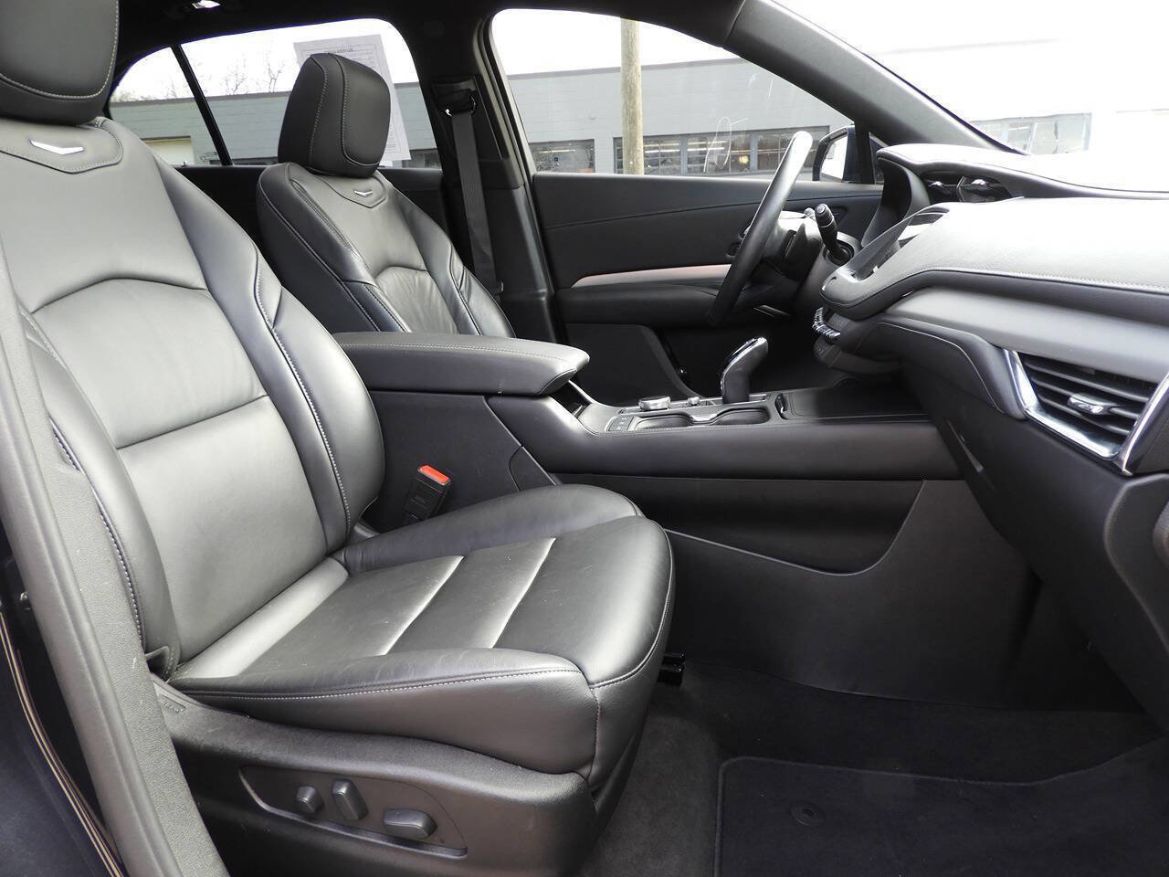 Used 2023 Cadillac XT4 Premium Luxury w/ Cold Weather Package FWD image 35
