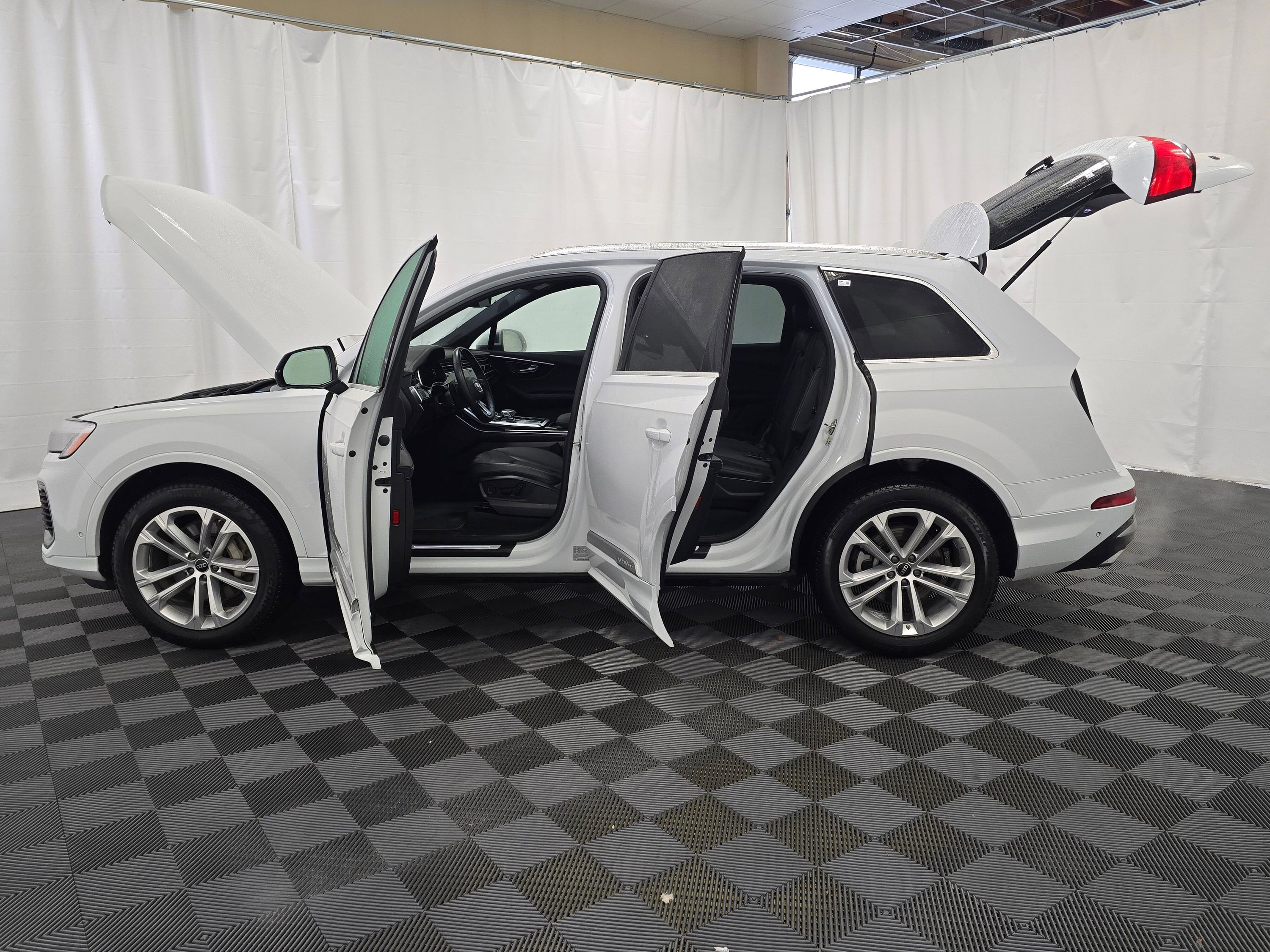 Used 2025 Audi Q7 3.0T Premium Plus image 12