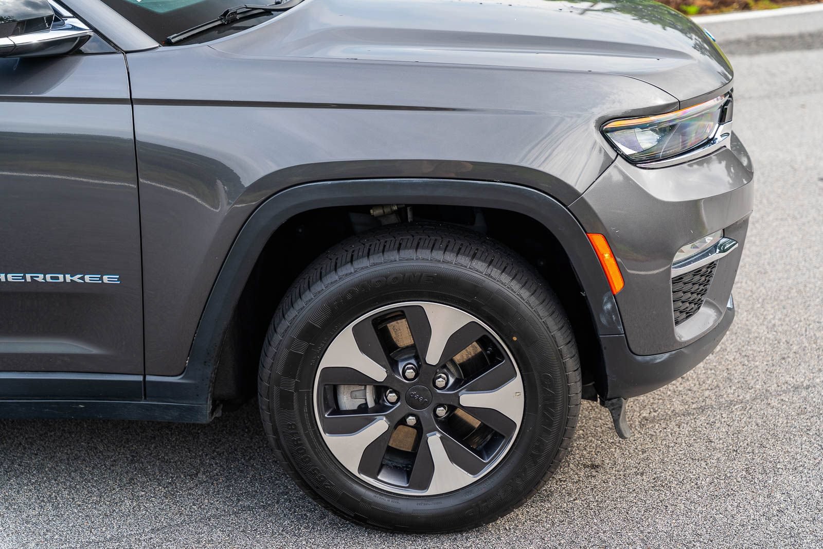 Used 2024 Jeep Grand Cherokee Limited 4xe AWD/4WD image 9