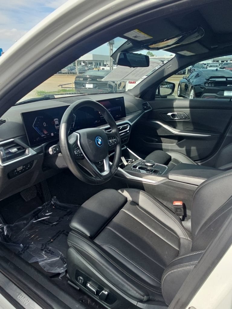 Used 2024 BMW 330e xDrive AWD/4WD image 12