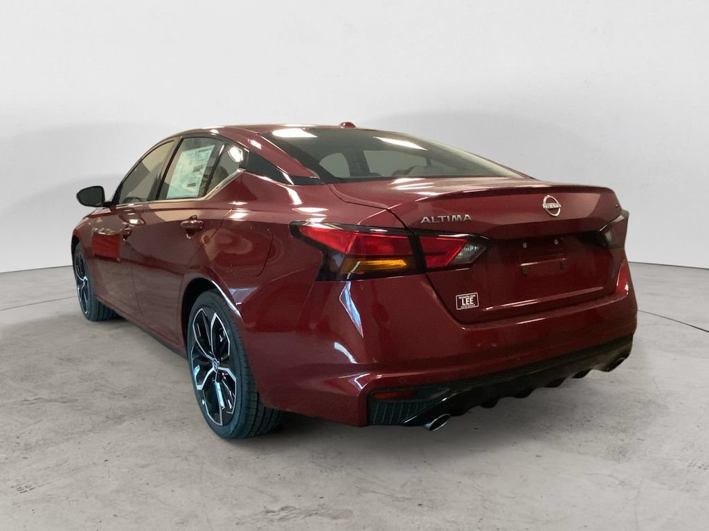 Used 2024 Nissan Altima 2.5 SR FWD image 3