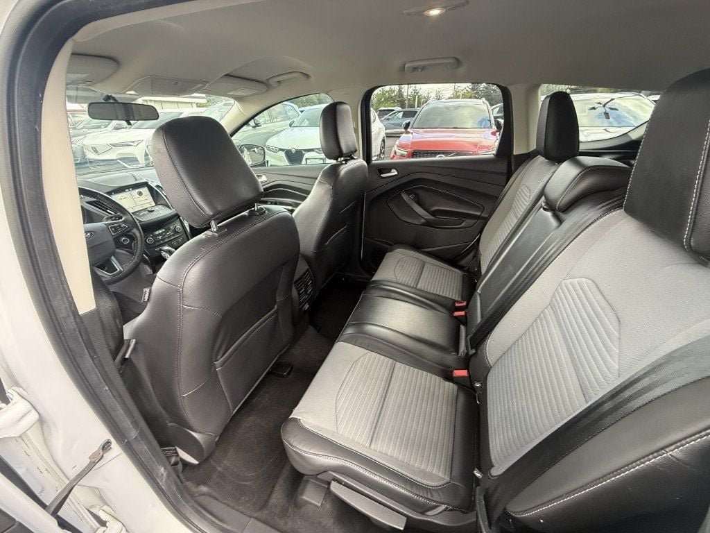 Used 2019 Ford Escape SE FWD image 24