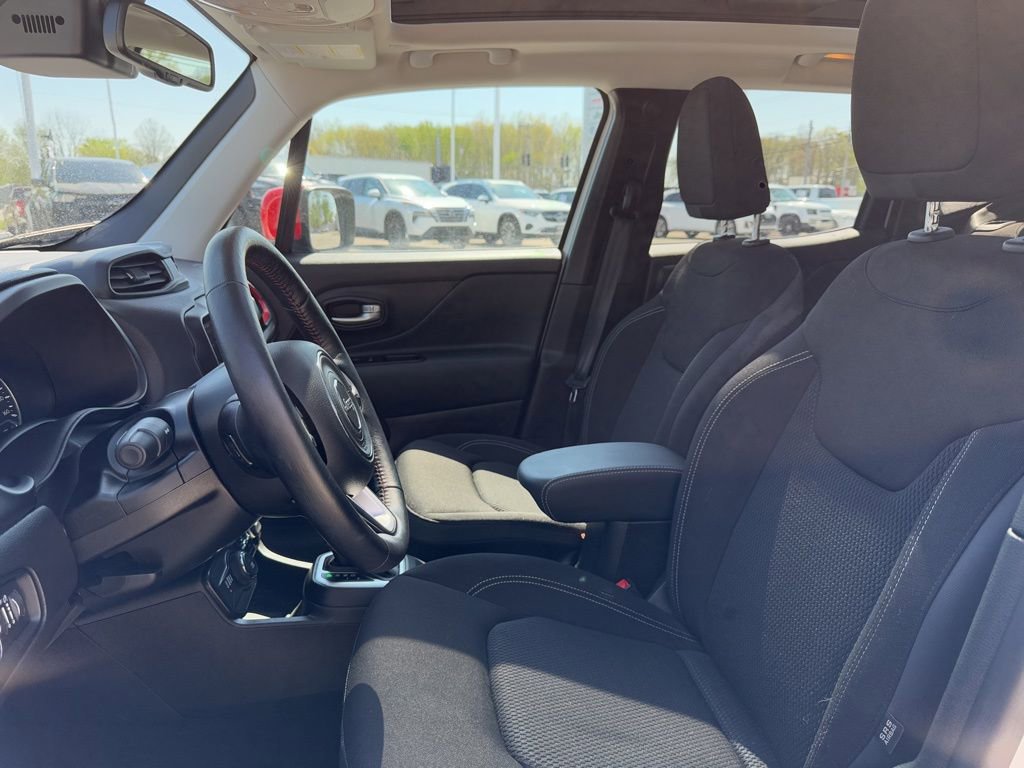 Used 2023 Jeep Renegade Latitude w/ Sun/Sound Group AWD/4WD image 49