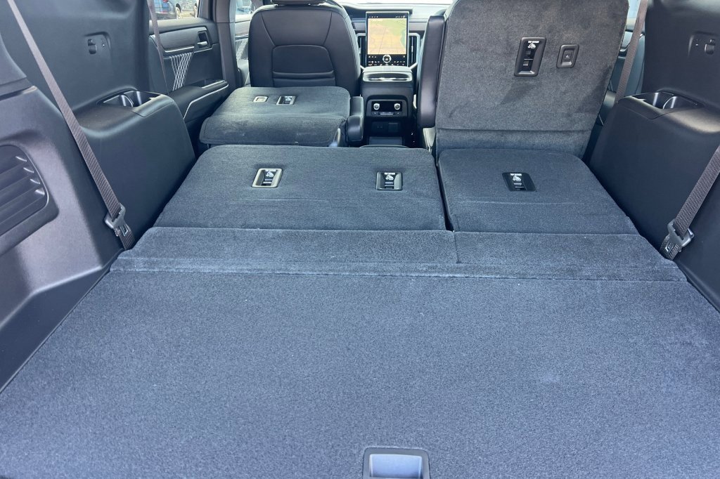 New 2026 GMC Acadia Denali w/ Super Cruise Package image 13