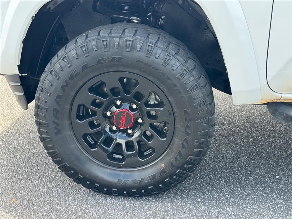 Used 2023 Toyota Tacoma SR5 w/ Technology Package AWD/4WD image 9