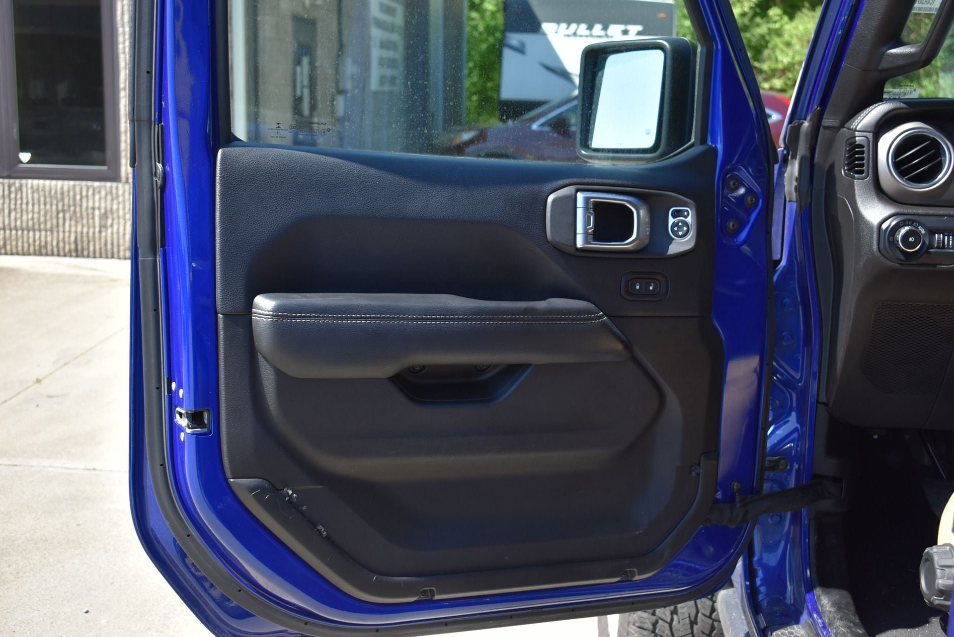 Used 2018 Jeep Wrangler Unlimited Rubicon AWD/4WD image 10