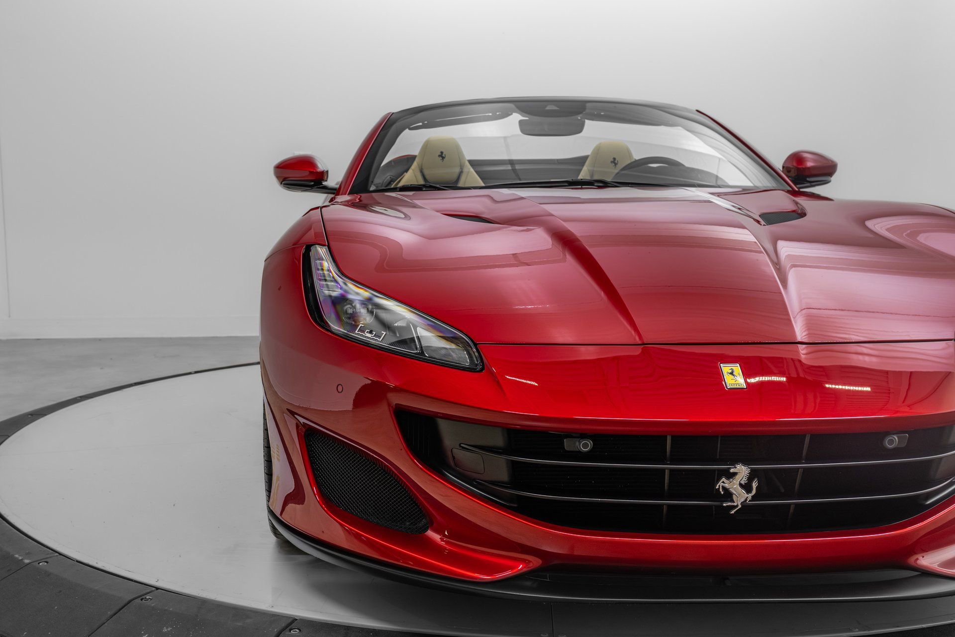 Certified 2020 Ferrari Portofino RWD image 95