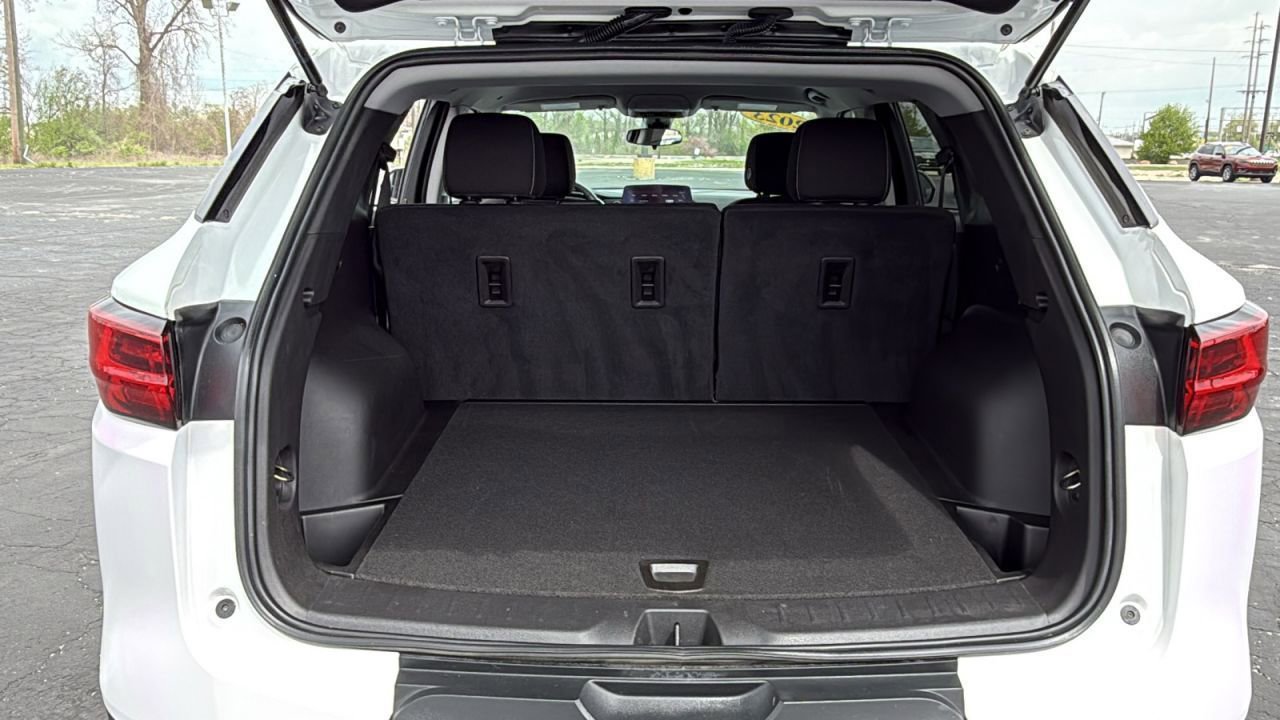 Used 2023 Chevrolet Blazer LT w/ Driver Confidence Package image 7