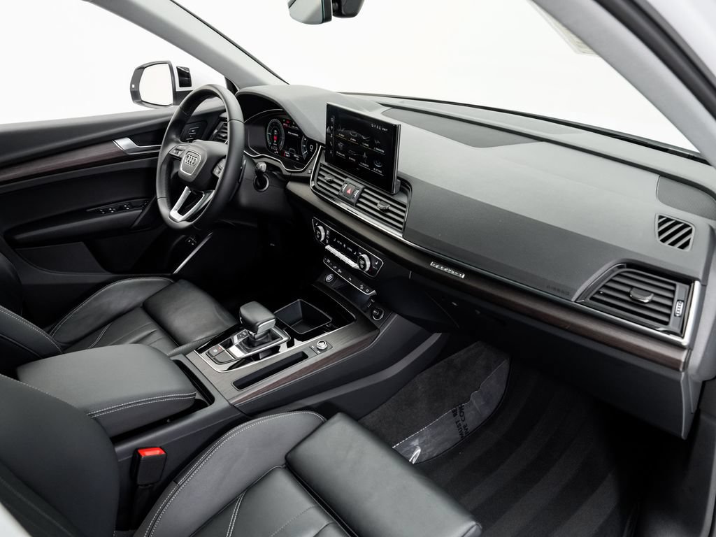 Used 2023 Audi Q5 e Premium w/ Convenience Package AWD/4WD image 19