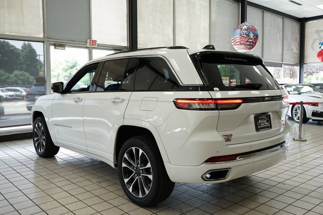 Used 2023 Jeep Grand Cherokee Overland image 4