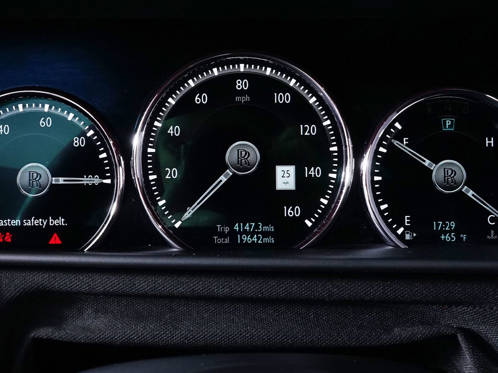 Used 2022 Rolls-Royce Cullinan w/ Cullinan Package image 21