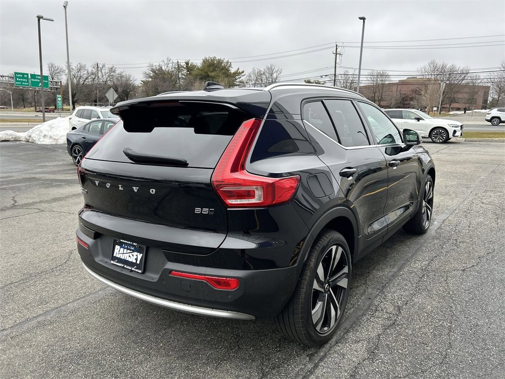 New 2025 Volvo XC40 B5 Plus w/ Climate Package image 8