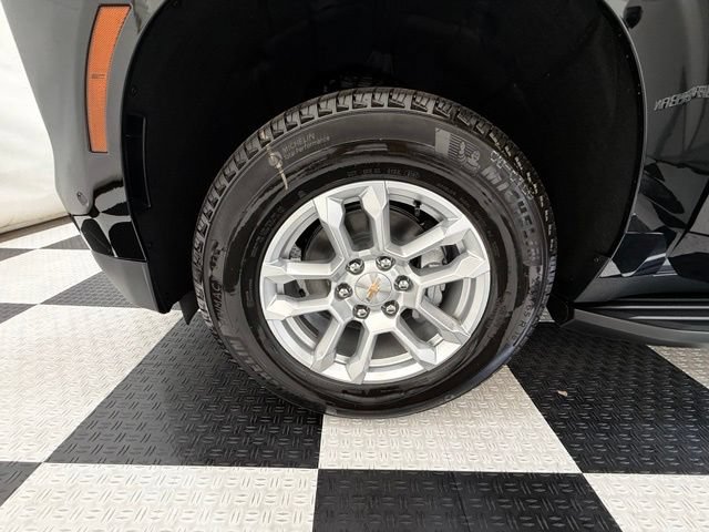 New 2026 Chevrolet Suburban LS w/ Max Trailering Package AWD/4WD image 11