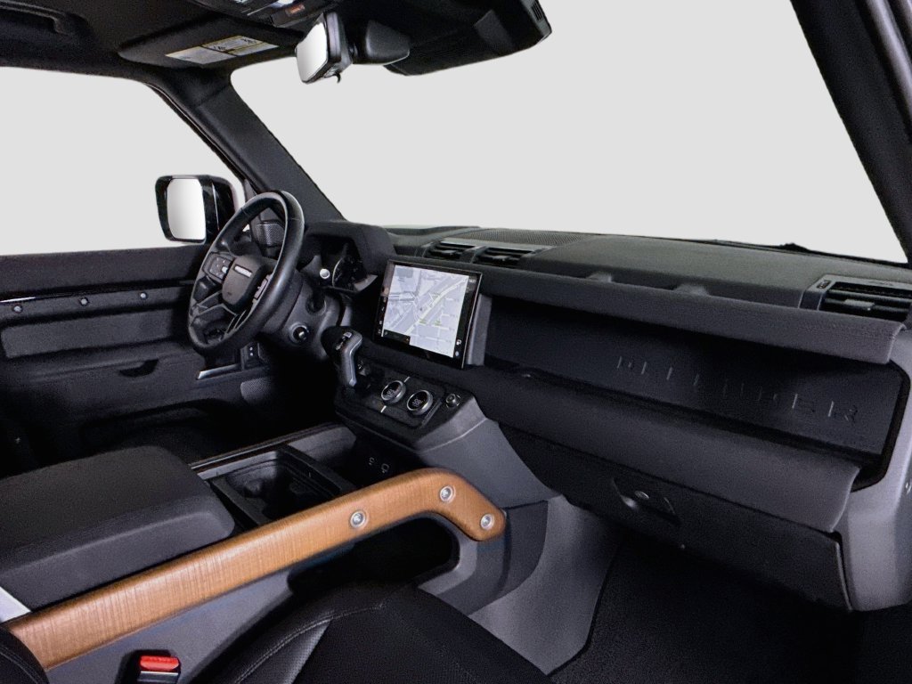 Used 2023 Land Rover Defender 110 X AWD/4WD image 15