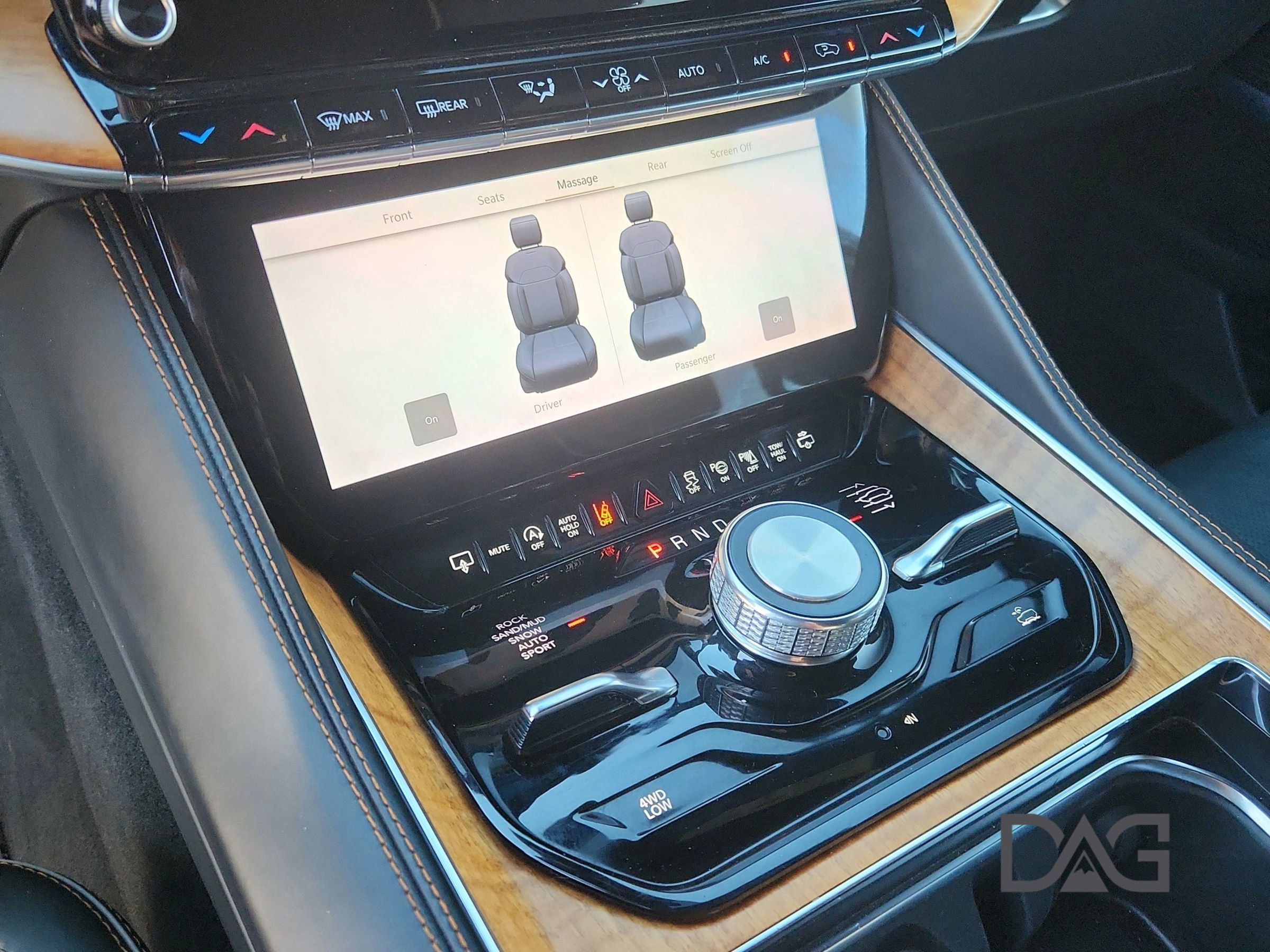 Used 2024 Jeep Grand Wagoneer L Series III image 33