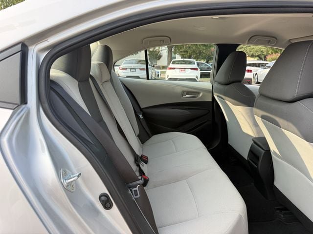 Used 2021 Toyota Corolla LE w/ Carpet Mat Package (TMS) FWD image 29