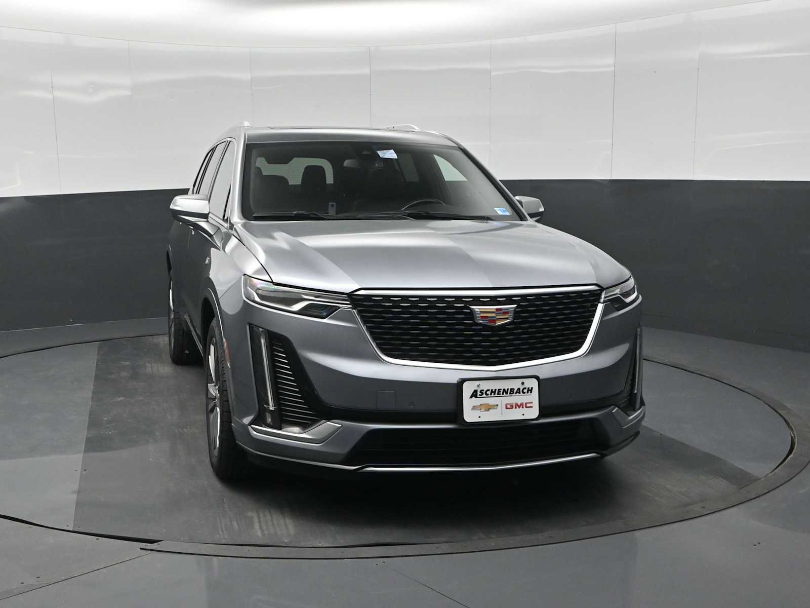 Used 2022 Cadillac XT6 Premium Luxury image 3