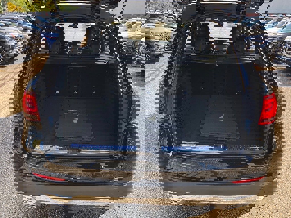 Used 2022 Mercedes-Benz GLC 300 4MATIC w/ Premium Package Lite image 38