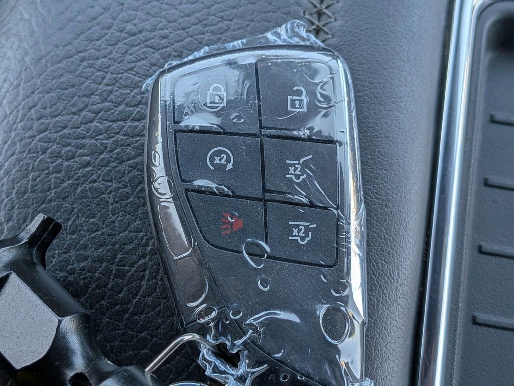 Used 2023 GMC Yukon Denali image 32