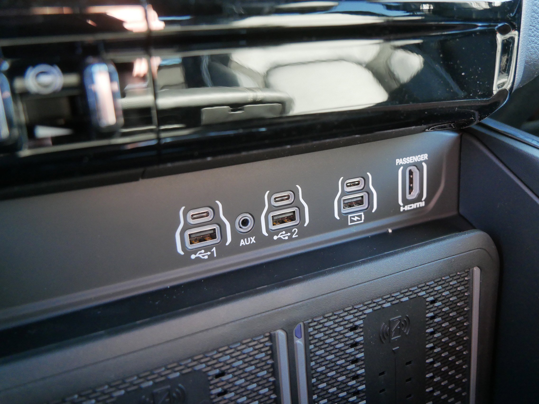 New 2026 RAM 1500 Laramie AWD/4WD image 13