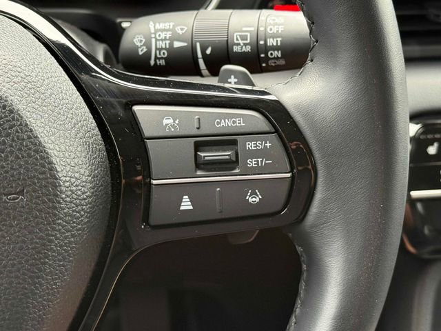 Used 2024 Honda Pilot Touring image 11