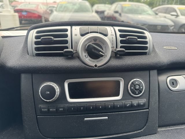 Used 2015 smart fortwo pure RWD image 18