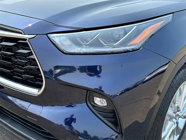 Used 2023 Toyota Highlander Limited image 7