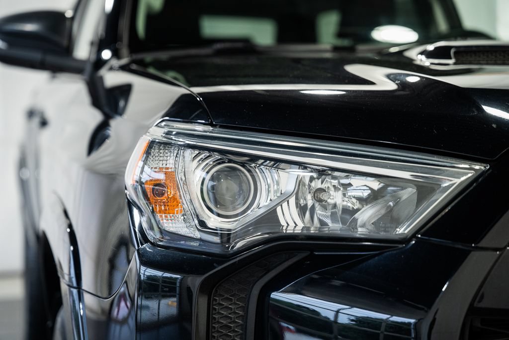 Used 2020 Toyota 4Runner TRD Off-Road Premium w/ Moonroof Package AWD/4WD image 10