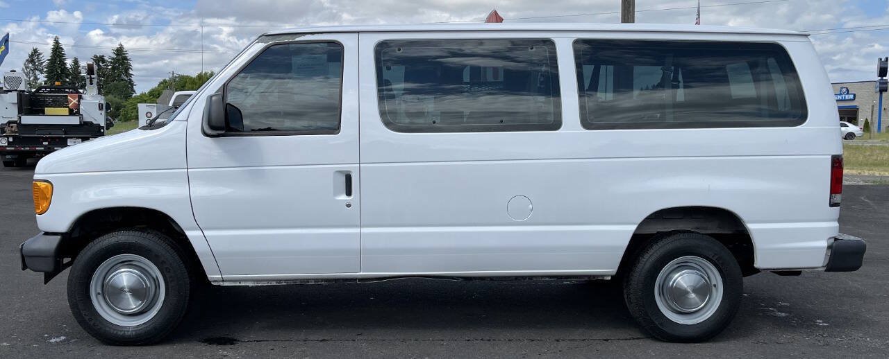 Used 2006 Ford E-350 and Econoline 350 XLT RWD image 8