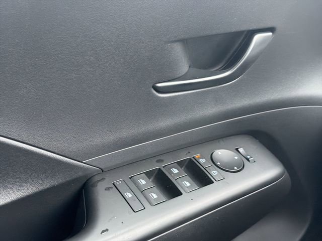 Used 2024 Hyundai Kona SE image 17