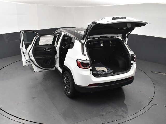 New 2026 Jeep Compass Limited AWD/4WD image 28