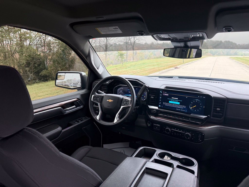 Used 2025 Chevrolet Silverado 1500 LT AWD/4WD image 19