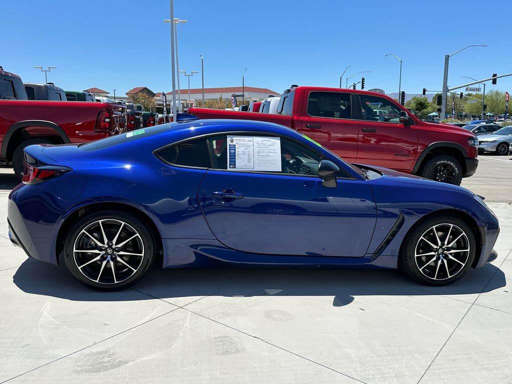 Used 2022 Toyota GR86 w/ ALL Weather Mat Package (TMS) RWD image 9