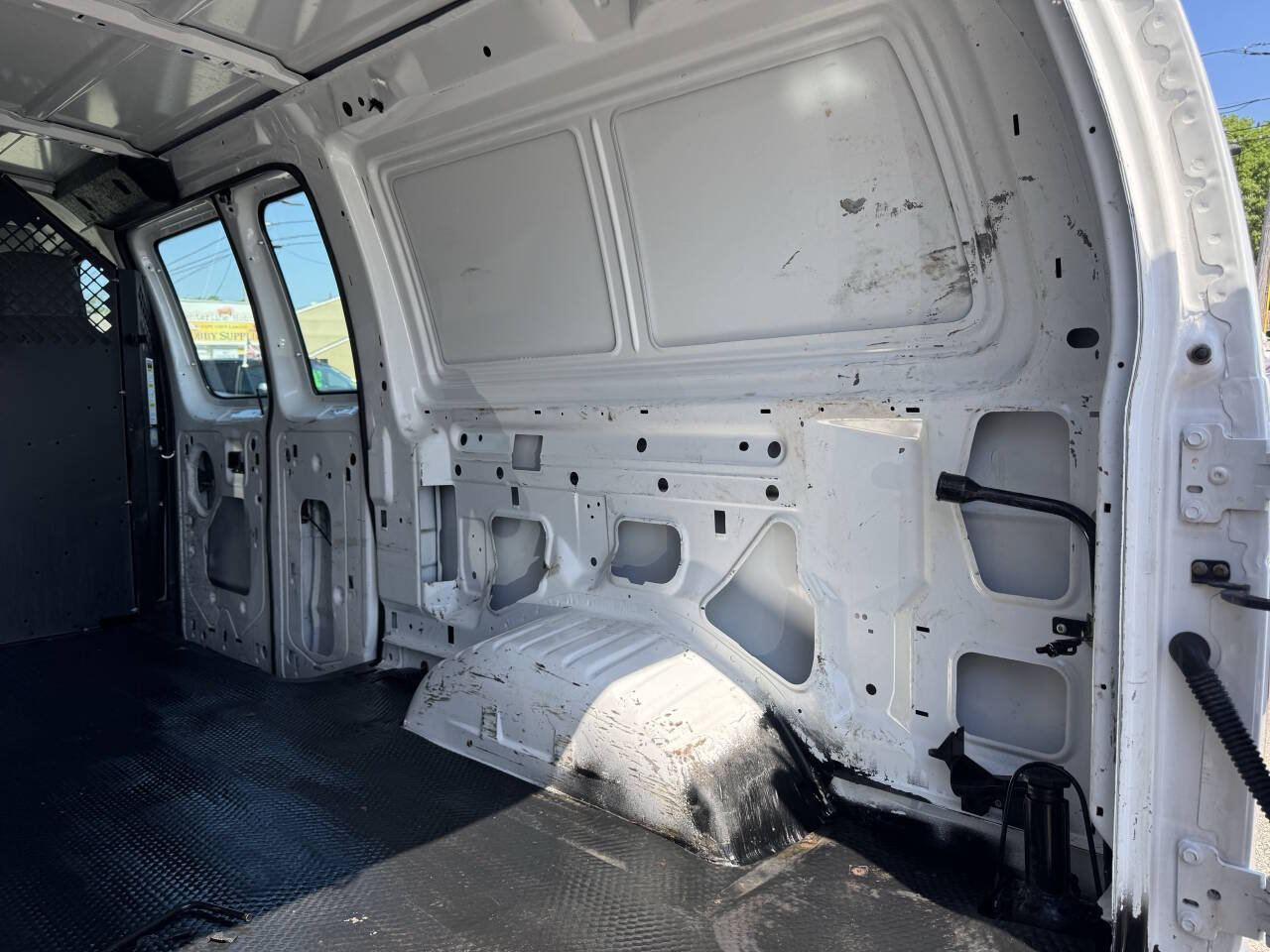 Used 2012 Ford E-250 and Econoline 250 w/ Commercial Cargo Van Pkg RWD image 23