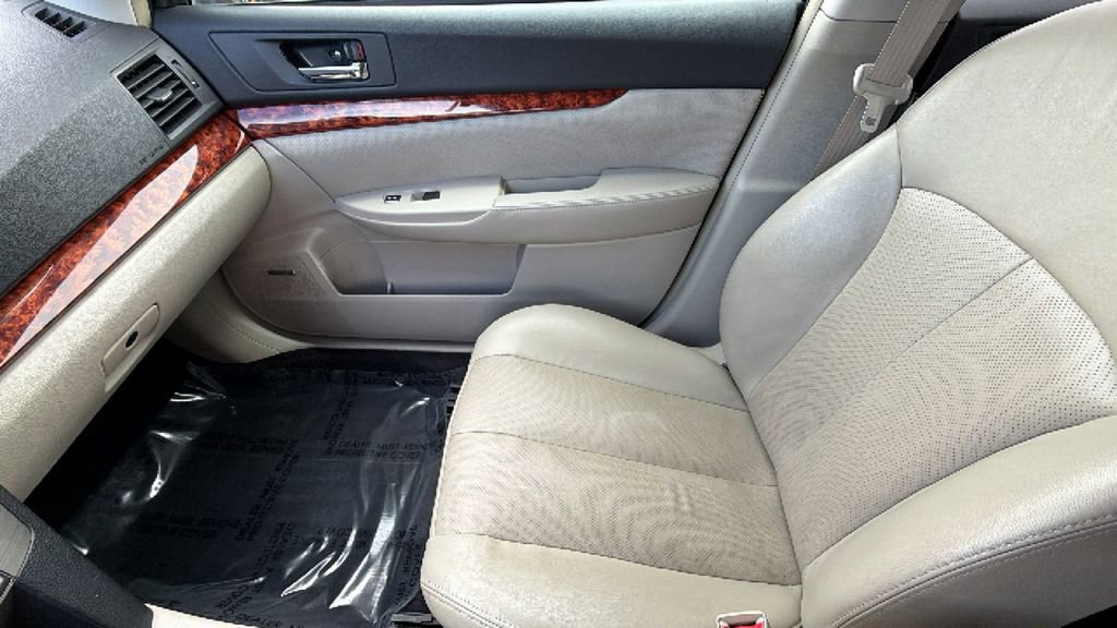 Used 2011 Subaru Outback 3.6R Limited w/ Popular Equipment Group 1B image 12
