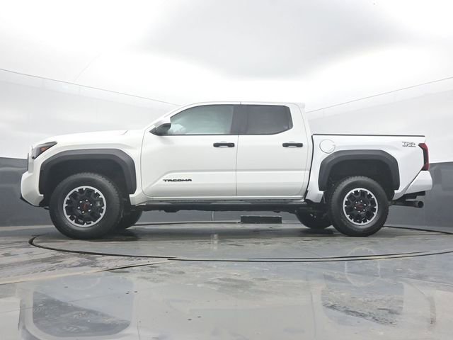 Used 2025 Toyota Tacoma TRD Off-Road AWD/4WD image 47